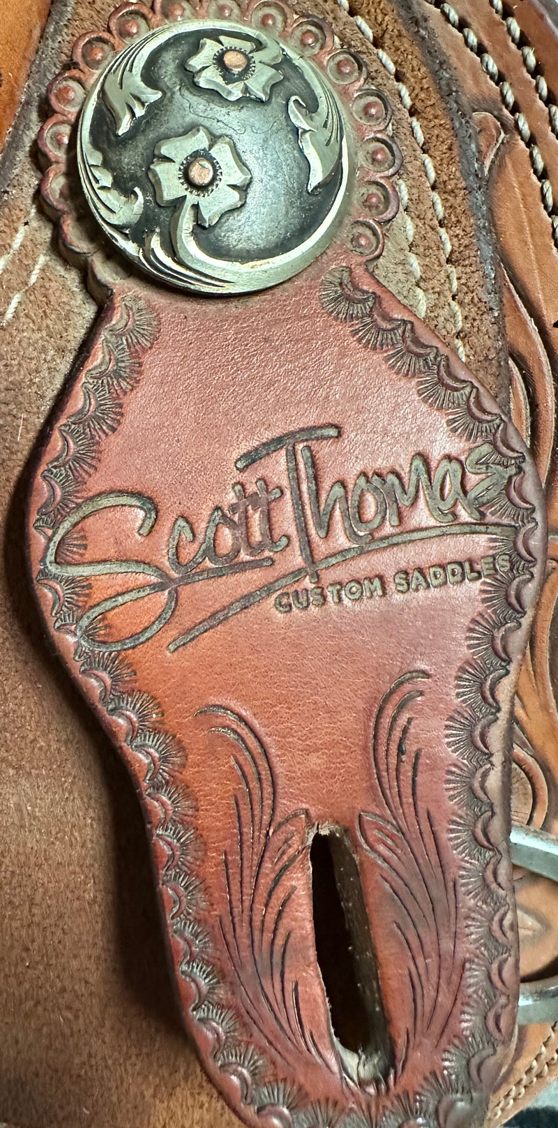 Load image into Gallery viewer, Used Scott Thomas Calf Roper Saddle 14.5"
