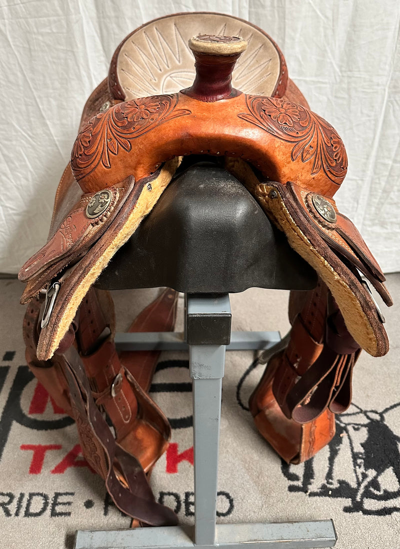 Load image into Gallery viewer, Used Scott Thomas Calf Roper Saddle 14.5"
