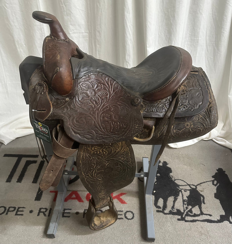 Load image into Gallery viewer, Used Old Style No Name Saddle 14.5"
