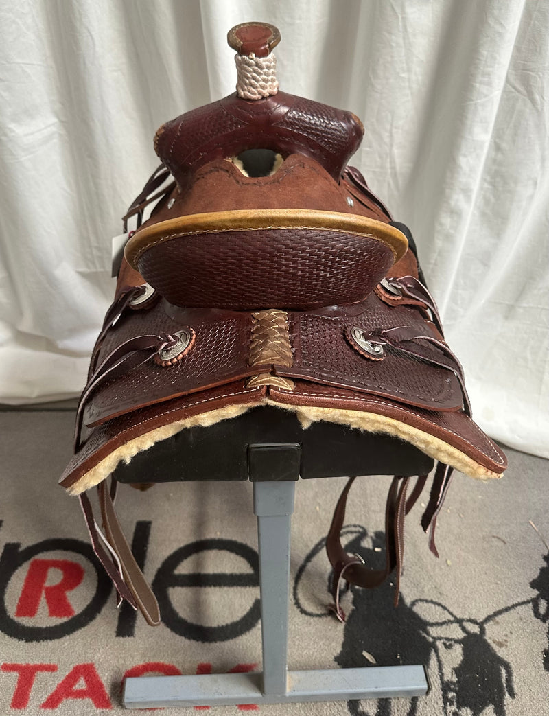 Load image into Gallery viewer, Triple R Kid Modified Association Rancher Saddle 10"
