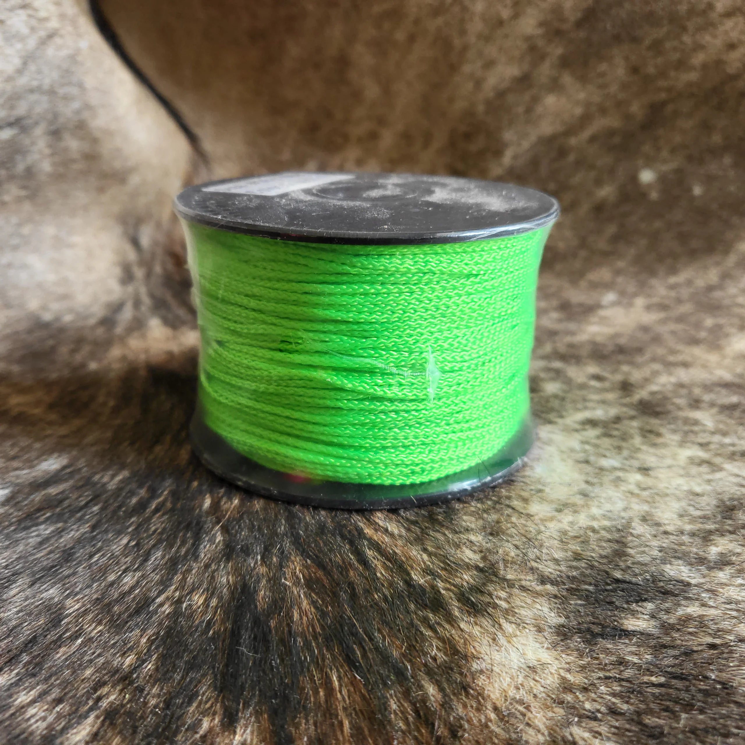 String Green Design Easy String Breakaway String - Fluorescent Green – Triple R Tack