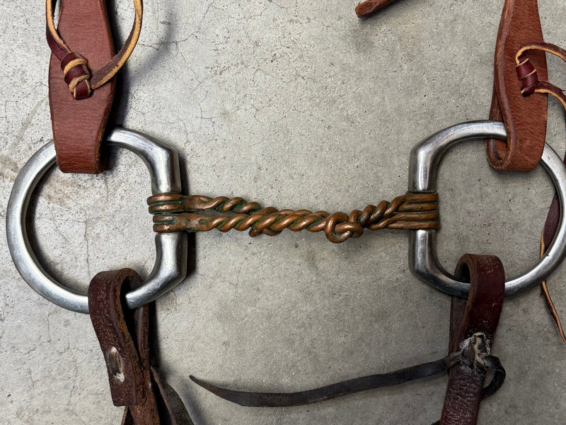 Load image into Gallery viewer, Used Bridle Set - Herschberger Browband, D-Ring Double Twisted Copper Wire Snaffle Bit, Split Reins
