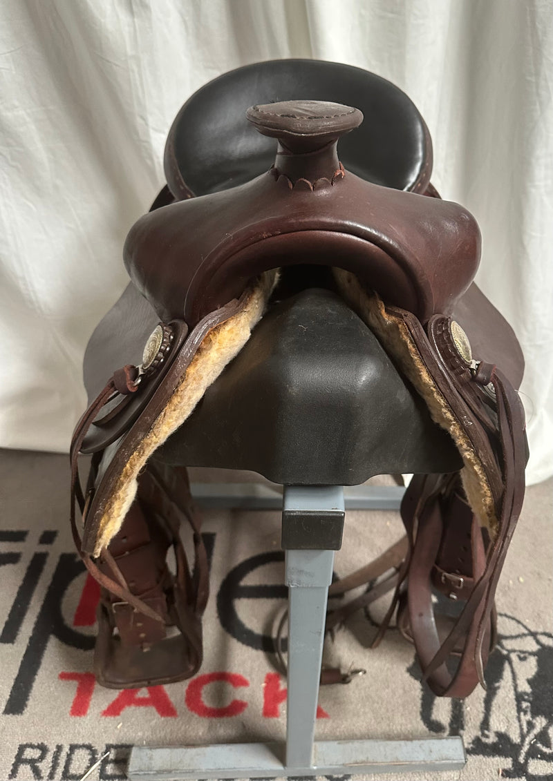 Load image into Gallery viewer, Used Simco Trail Saddle 15"
