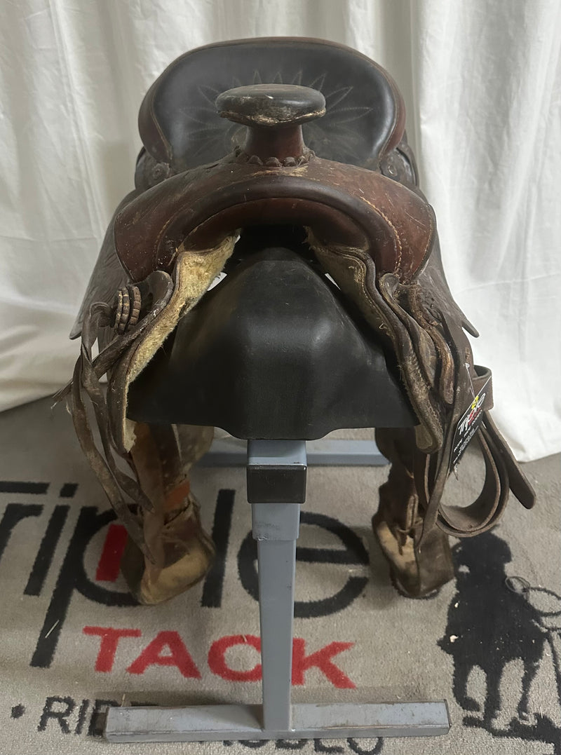 Load image into Gallery viewer, Used Old Style No Name Saddle 14.5"
