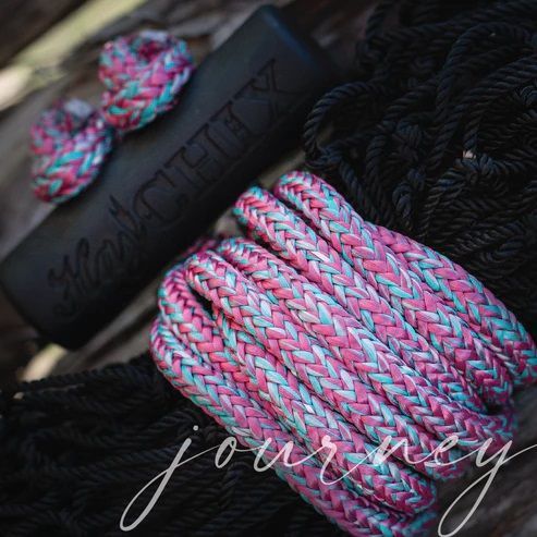 Load image into Gallery viewer, Hay Chix Half Bale Hay Net - 1-3/4"
