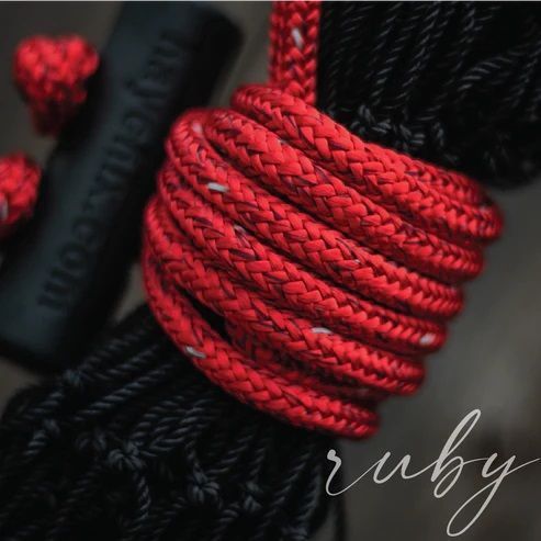 Load image into Gallery viewer, Hay Chix Half Bale Hay Net - 1-3/4"
