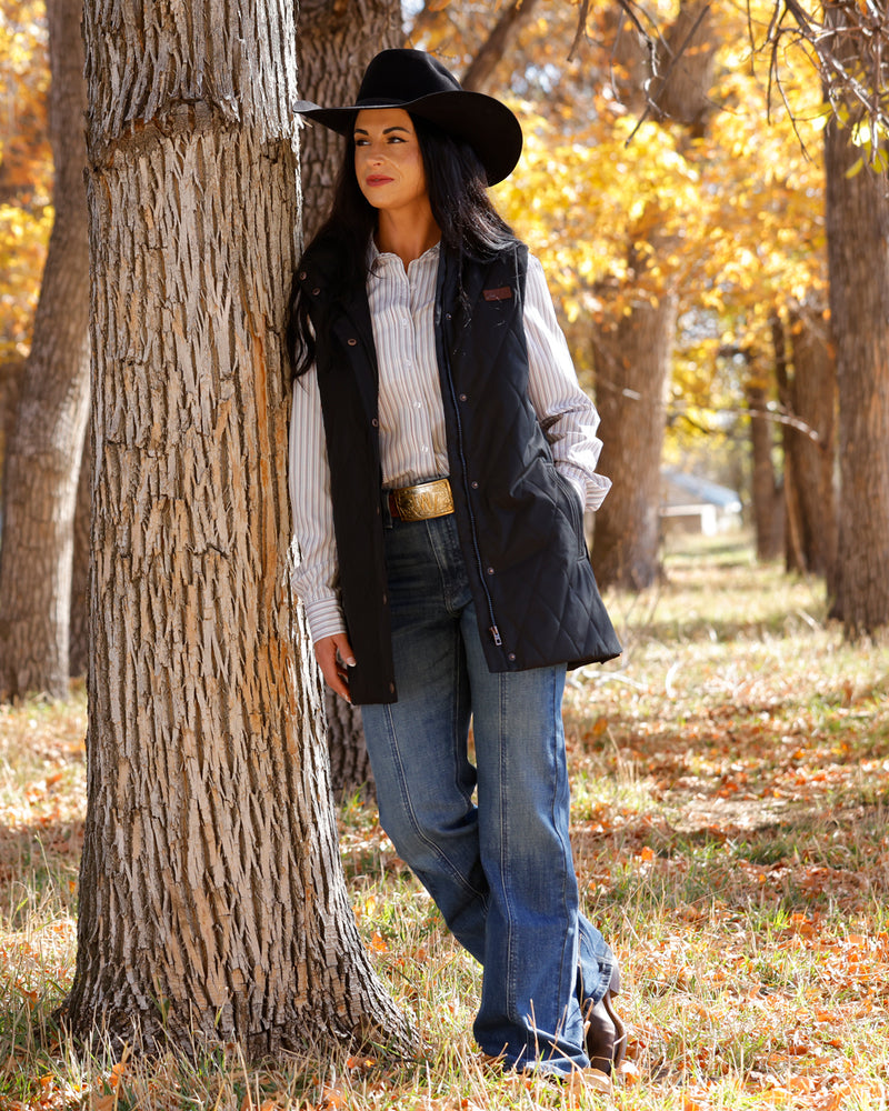 Load image into Gallery viewer, Cinch Women's Barn Vest - Black
