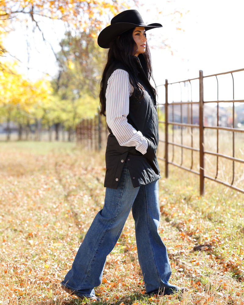 Load image into Gallery viewer, Cinch Women's Barn Vest - Black
