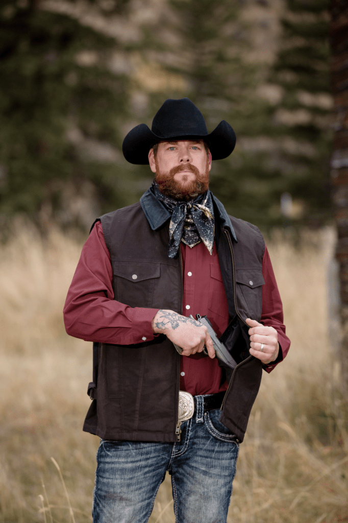 Load image into Gallery viewer, Wyoming Traders Oilskin Concealed Carry Vest - Brown
