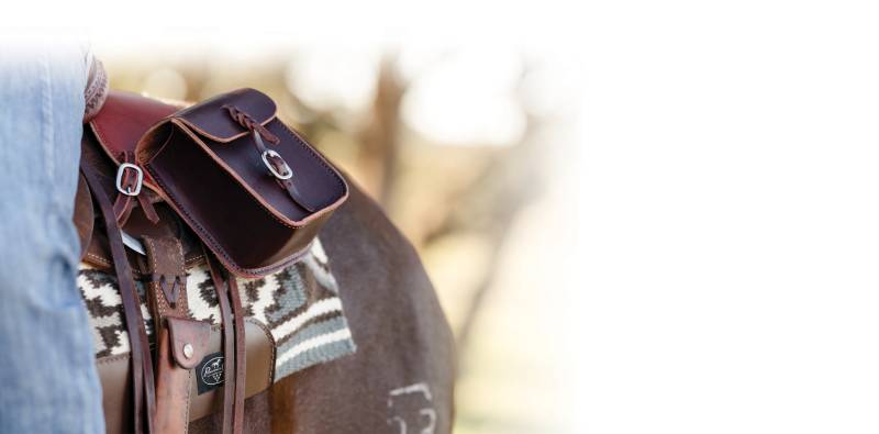 Load image into Gallery viewer, Professional's Choice Leather Saddle Bag
