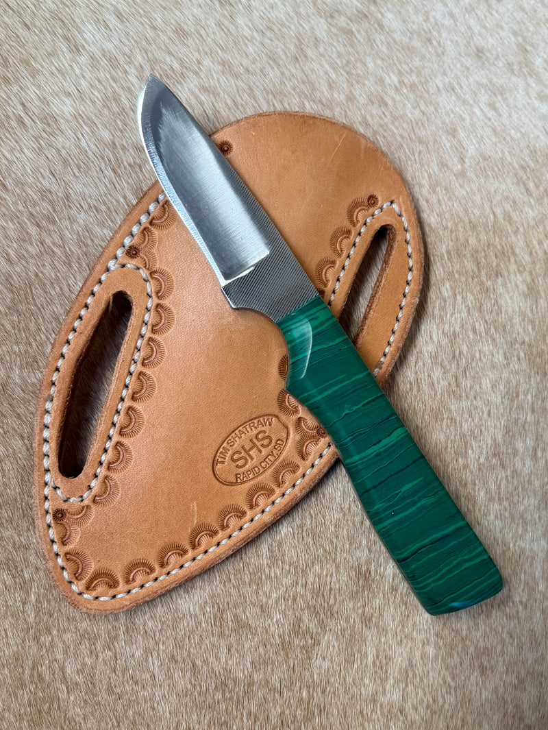 Load image into Gallery viewer, Sacred Heart Green Stone Handle Knife &amp; Border Sheath - Right Draw
