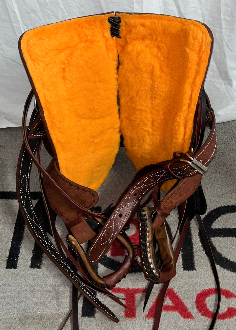 Load image into Gallery viewer, Triple R Kid Modified Association Rancher Saddle 10"
