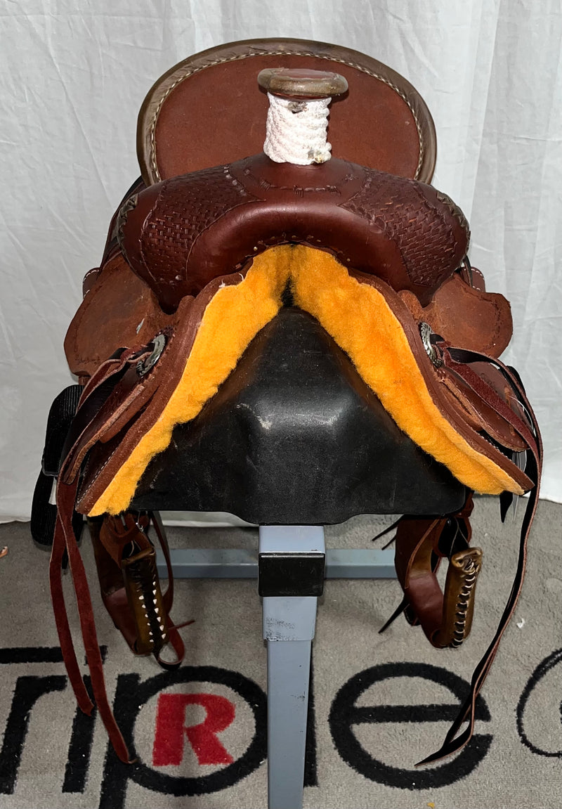 Load image into Gallery viewer, Triple R Kid Modified Association Rancher Saddle 10"
