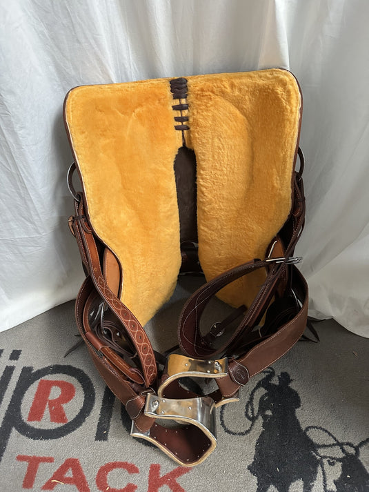 Martin Saddlery Chestnut Cowboy Rancher Saddle 15.5"