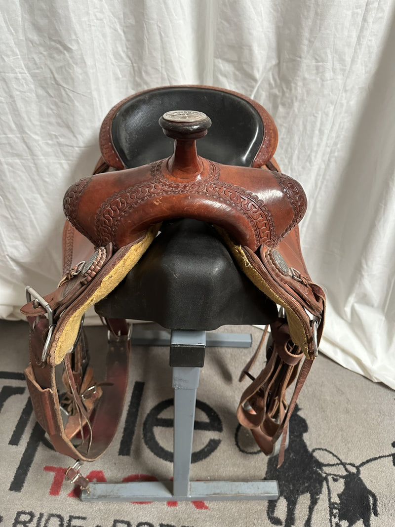 Load image into Gallery viewer, Used Billy Cook Trail Saddle 15"
