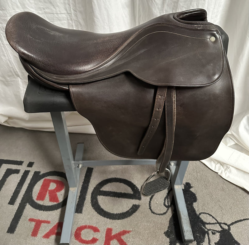 Load image into Gallery viewer, Used Shively Hunt Seat English Saddle 21"
