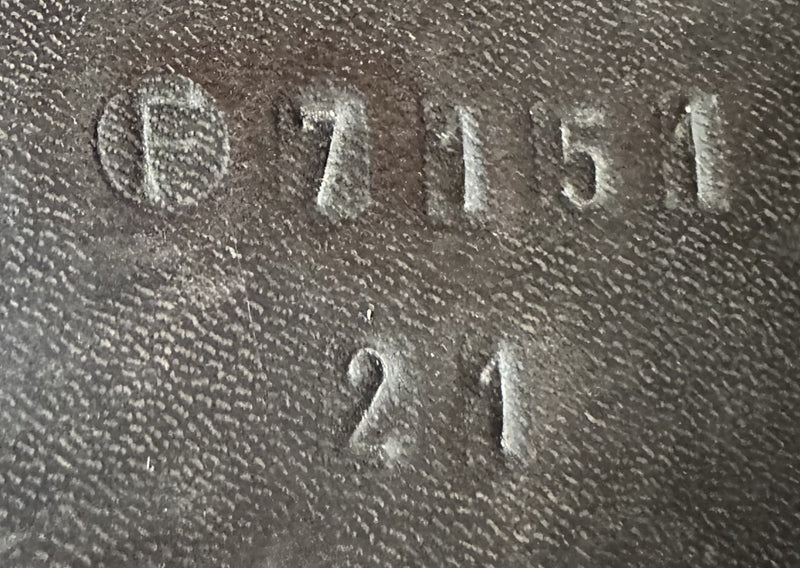 Load image into Gallery viewer, Used Shively Hunt Seat English Saddle 21"
