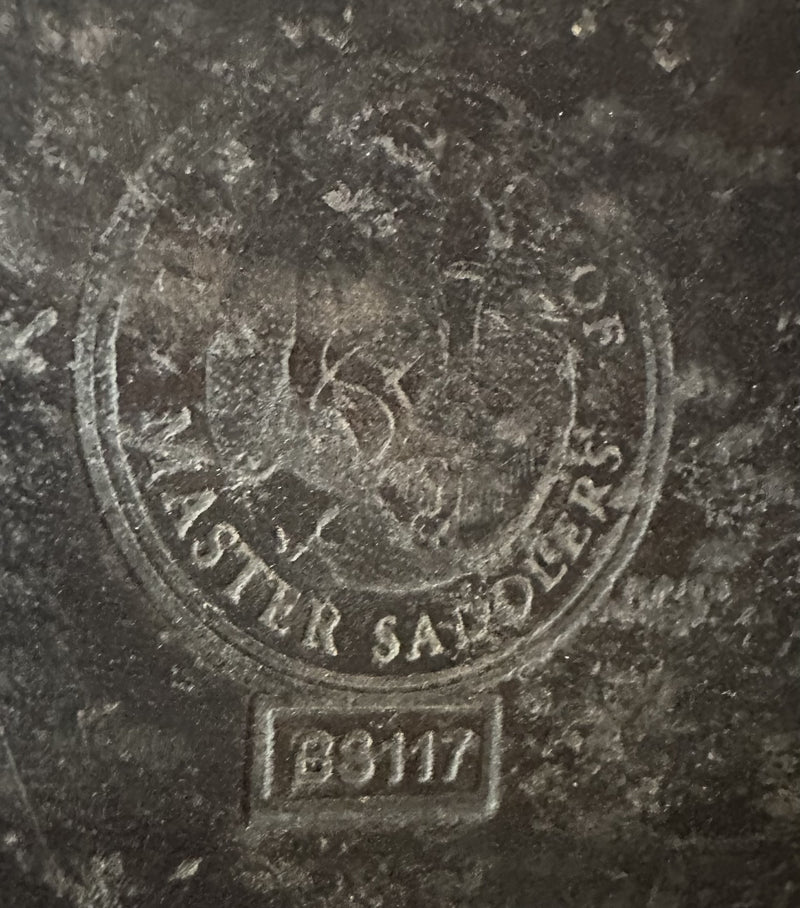 Load image into Gallery viewer, Used Shively Hunt Seat English Saddle 21"
