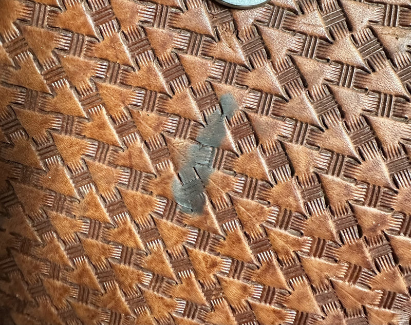 Load image into Gallery viewer, Used Double J Saddlery Barrel Saddle 14.5"
