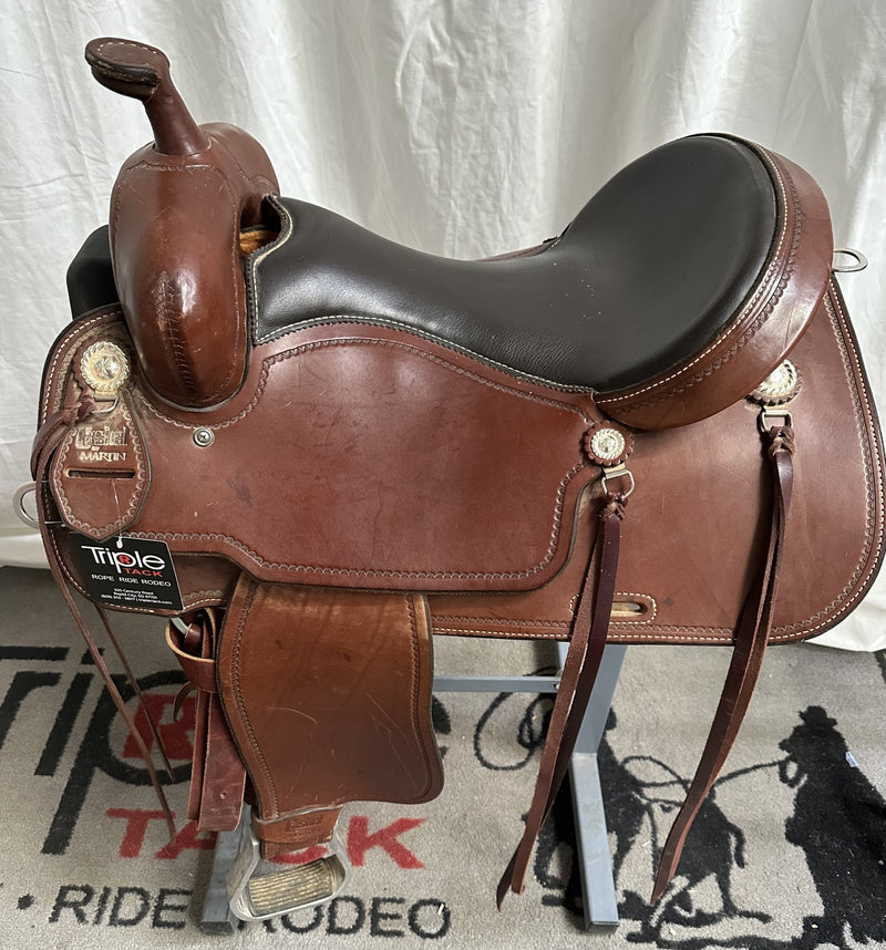 Load image into Gallery viewer, Used Cashel Trail Saddle 16"
