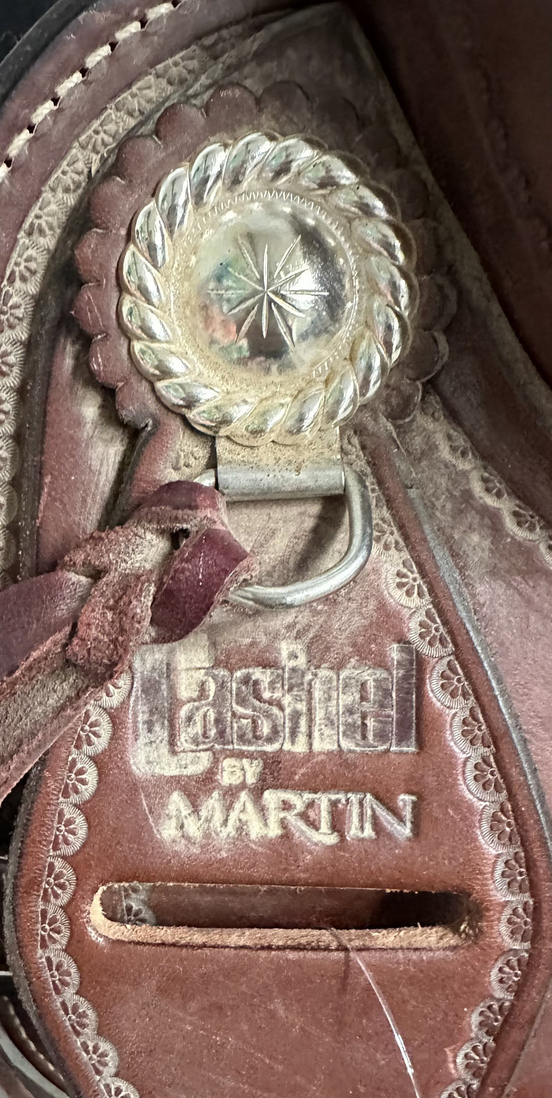 Load image into Gallery viewer, Used Cashel Trail Saddle 16"
