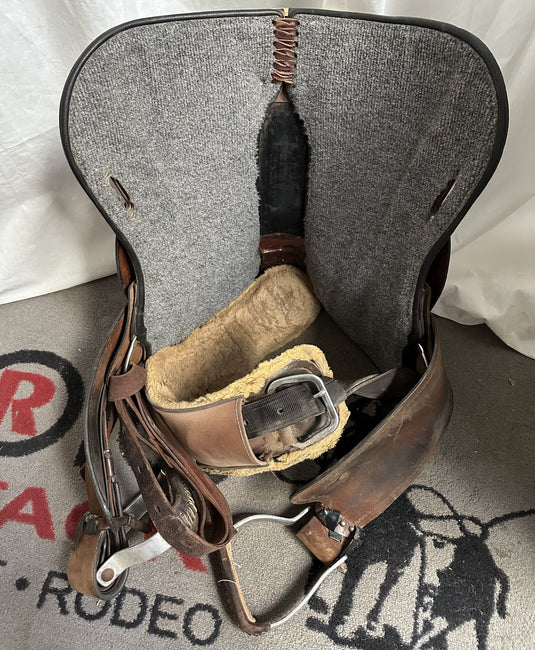 Used Circle Y Lisa Lockhart Flex2 Contender Barrel Saddle 14"